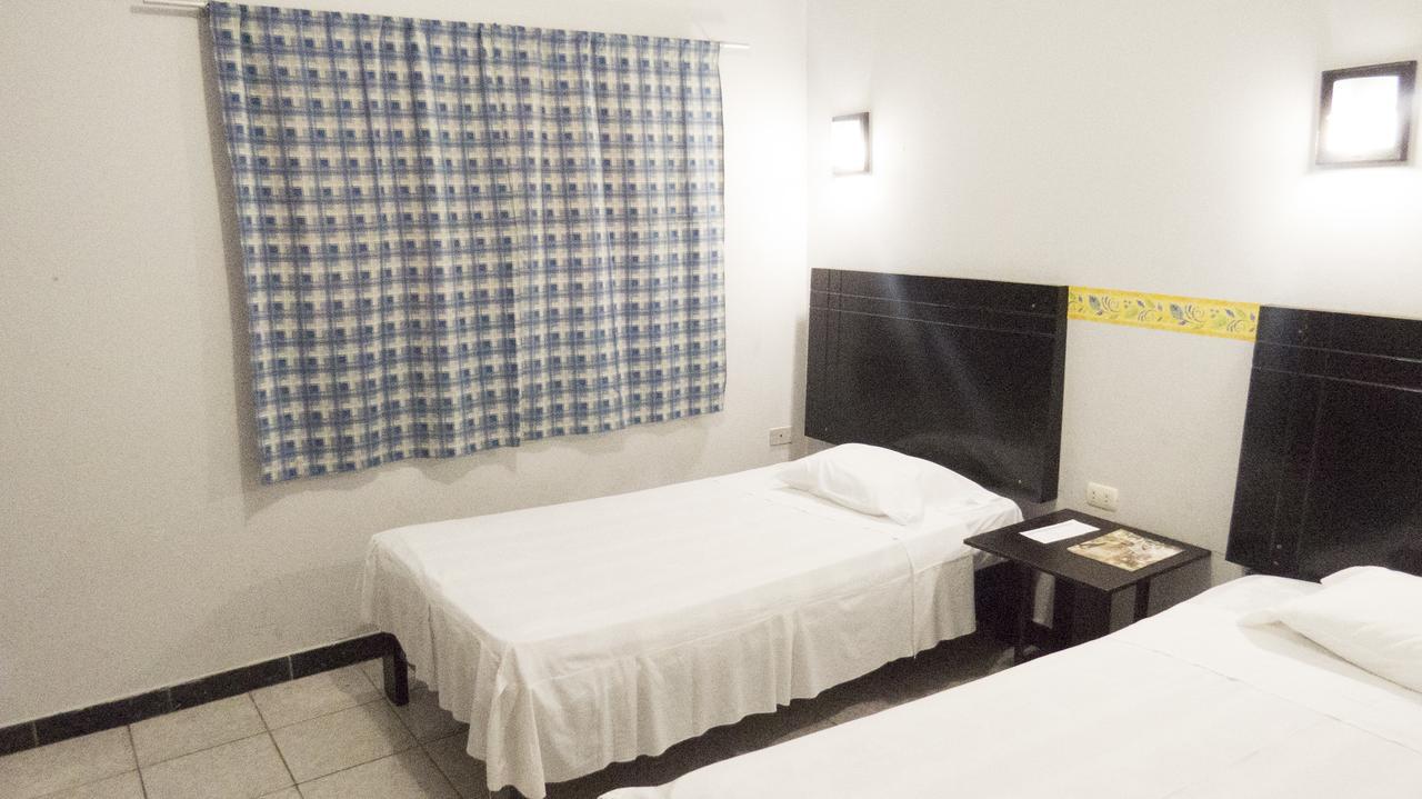 Jer'S Hostal 通贝斯 外观 照片