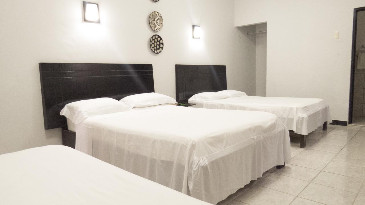 Jer'S Hostal 通贝斯 外观 照片