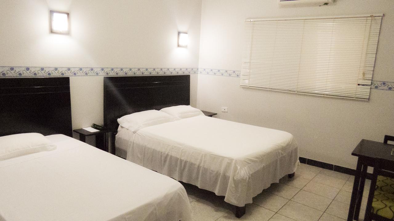 Jer'S Hostal 通贝斯 外观 照片