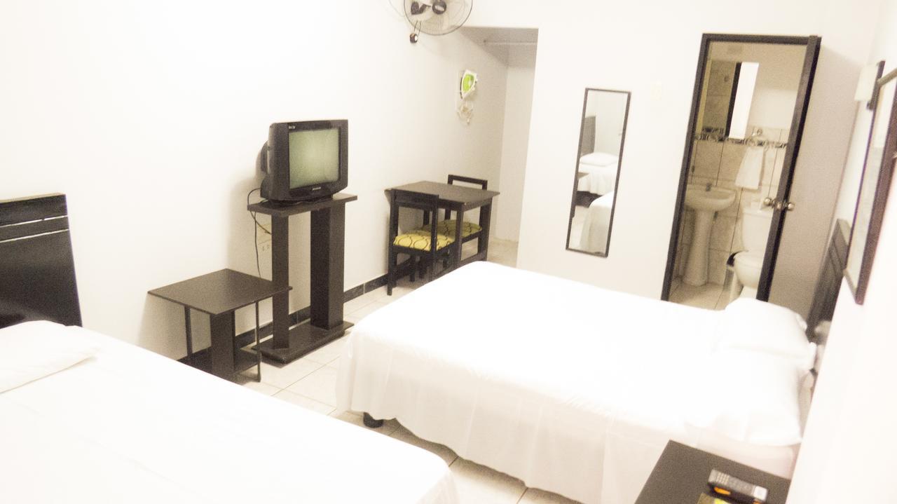 Jer'S Hostal 通贝斯 外观 照片