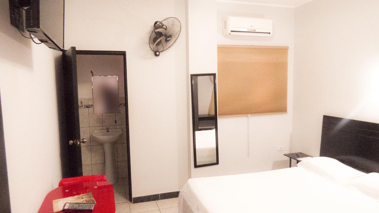 Jer'S Hostal 通贝斯 外观 照片