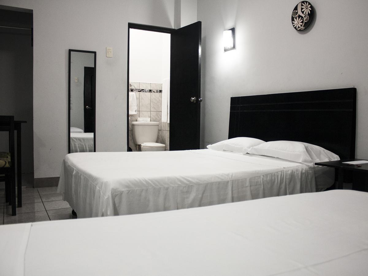 Jer'S Hostal 通贝斯 外观 照片
